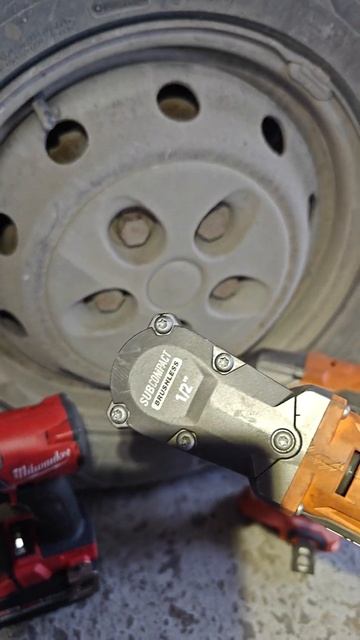 Fiat dukato против трёх #Milwaukee #RIDGID смотреть онлайн