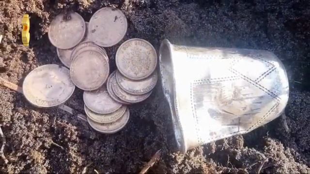 Клад царских золотых монет и посуды найден металлоиск смотреть онлайн