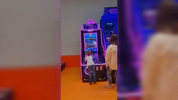 Баскетбол «BASKETBALL EPIC SHOOTER».