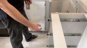 Сборка кухонного шкафа "бутылочница"