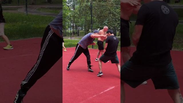 Тренировка по боксу в парке смотреть онлайн