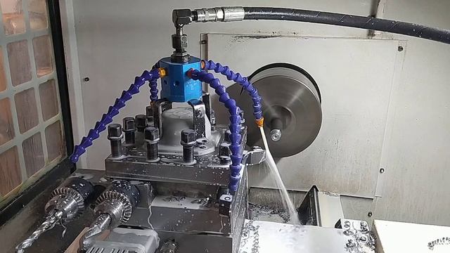 Работа на двух токарных станках с ЧПУ смотреть онлайн