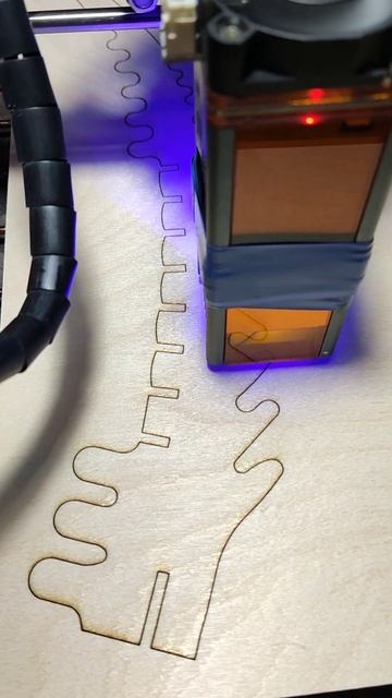 #гравер #лазернаягравировка #shortvideo #лазерныйгравер #alie смотреть онлайн