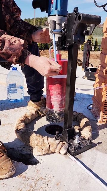 Китайский бур, 132мм коронка.Отверстие в плите перекрыт смотреть онлайн