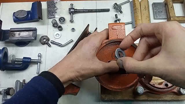 Тиски для домашней мастерской