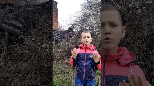 Поезія "Чорнобильський вітер по душах мете" декламує Олексій Рабій.Це не був запах землі,а смерті.. смотреть онлайн