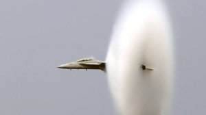 Почему при преодолении звукового барьера слышен хлоп?