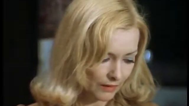 Алла Пугачева - У зеркала смотреть онлайн