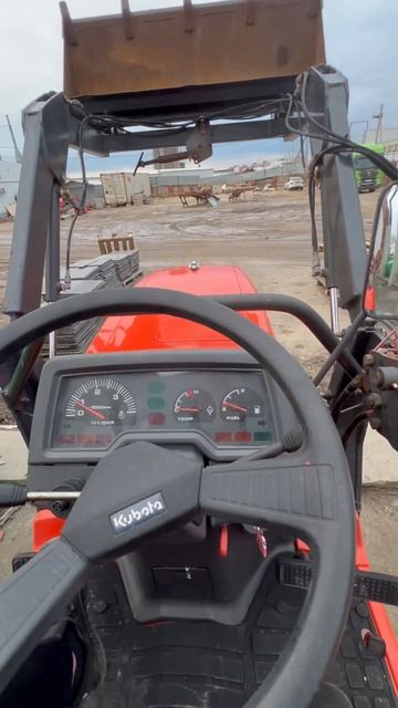 Kubota GT -23 с фронтальным погрузчиком #japan #москва #farming #ту? смотреть онлайн