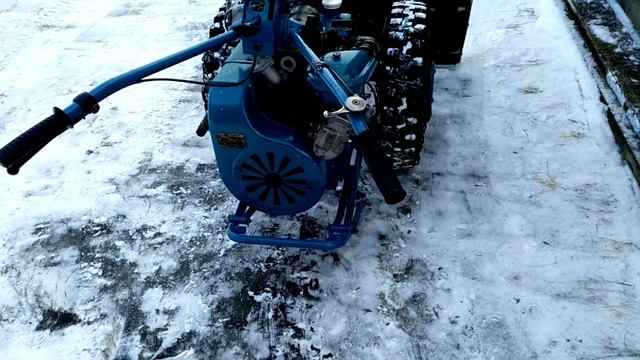 Мотоблок МТЗ-012 с отвалом. смотреть онлайн