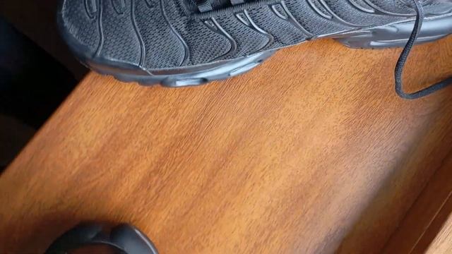 Кросівки Nike Air Max Plus Triple Black Black 604133-050 оригінал р.49.5