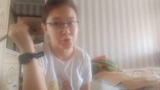 делаю уборку под кроватной тумбочке