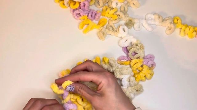 СУМКА ИЗ ПРЯЖИ ПЕТЕЛЬКАМИ АЛИЗЕ ПУФФИ ЗА ЧАС / Плюшева?