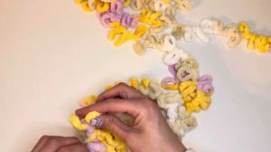 СУМКА ИЗ ПРЯЖИ ПЕТЕЛЬКАМИ АЛИЗЕ ПУФФИ ЗА ЧАС / Плюшева?