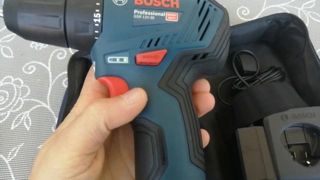 краткий обзор на аккумуляторную дрель Bosch GSR 12V-30 с з\у 2x смотреть онлайн