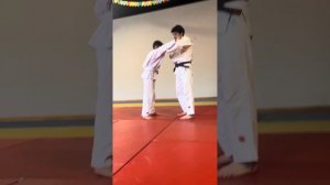 Бросок через плечо с объяснением каждого шага