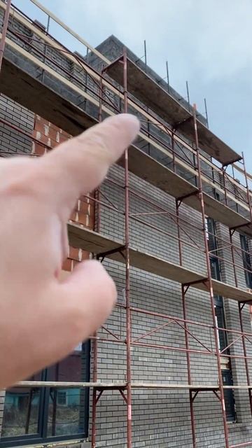 Вид со стороны лестницы 👀 #строительство смотреть онлайн