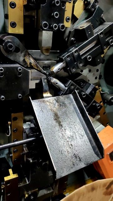 Навивка пружин на ЧПУ станке. смотреть онлайн