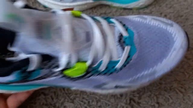 Китайские беговые кроссовки Xtep