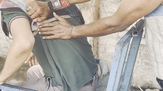 Массаж головы от Indian Street Barber l India снятие стресса и тревоги смотреть онлайн