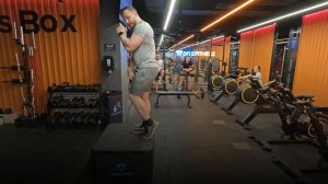 Зашагивания на тумбу, техника выполнения упражнения.