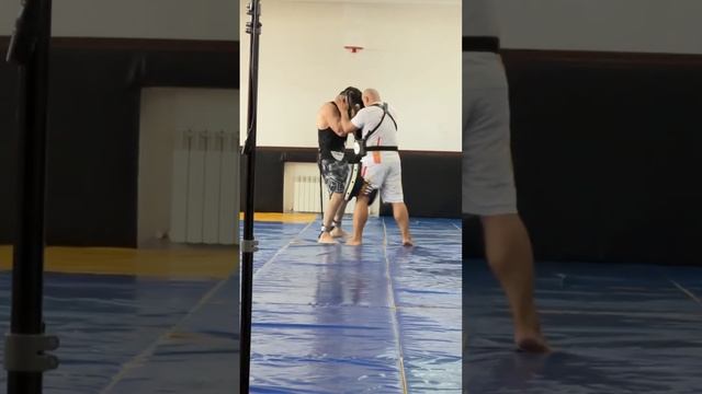 *Анкалаев Магомед подготовка к бою*. ( *утренняя тренир? смотреть онлайн