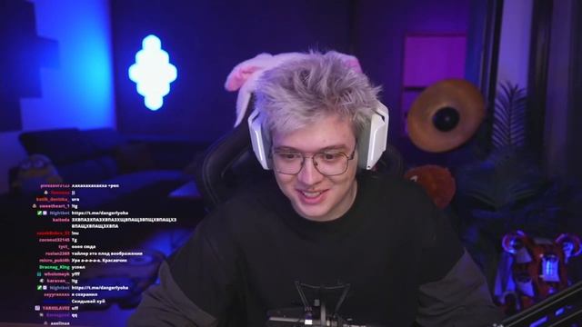 Dangerlyoha смотрит Бойцовский клуб ( Фулл в описании )