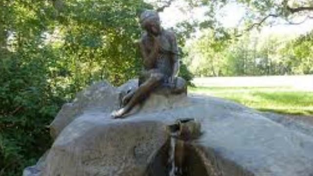 23"Царскосельская статуя..." "The Tsarskoye Selo statue..." смотреть онлайн