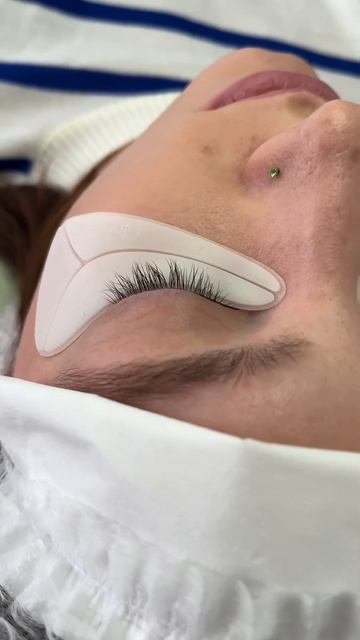 Лёгкое наращивание с удлинением внешних уголков🥰Мас