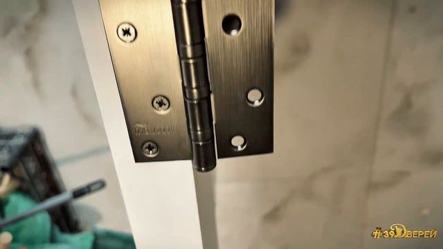 Врезаю 3 петли #39дверей #установкадверей #межкомнатные смотреть онлайн