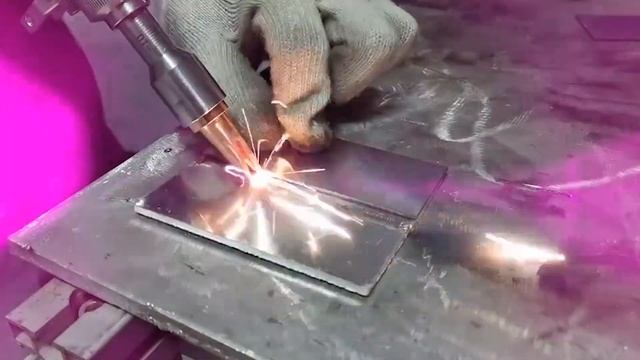 Аппарат лазерной сварки металла с автоподатчиком про? смотреть онлайн