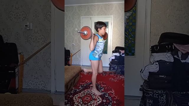 Болгарские приседания со штангой. смотреть онлайн