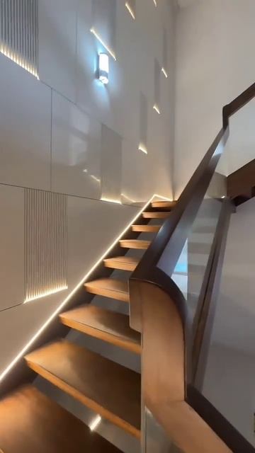 Лестница интерьерная, открытого типа, воздушная. В дом смотреть онлайн