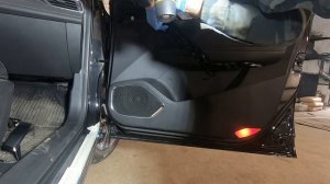 снятие дверных карт Geely Atlas Pro