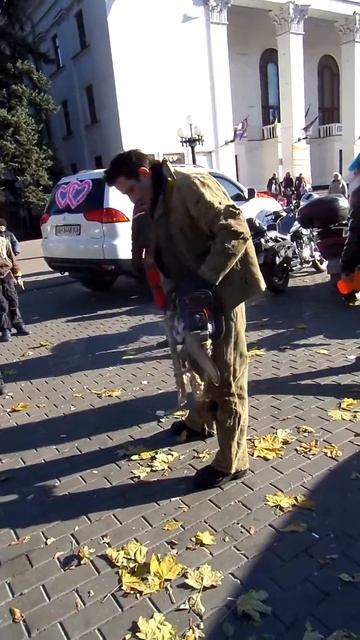 Запуск бензопилы 31/10/2015 смотреть онлайн