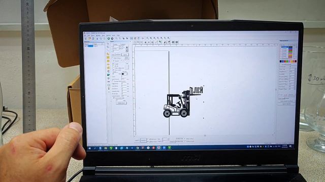 UV Laser - подробно про гравировку - стекло - Полиацеталь - ? смотреть онлайн