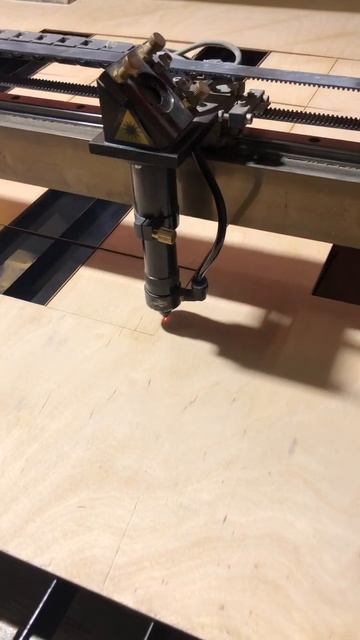 Лазерная гравировка по дереву вблизи #гравировка смотреть онлайн