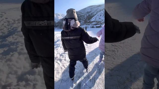 Султик 8 лет. Первый раз. Коньки. Хом клаб смотреть онлайн