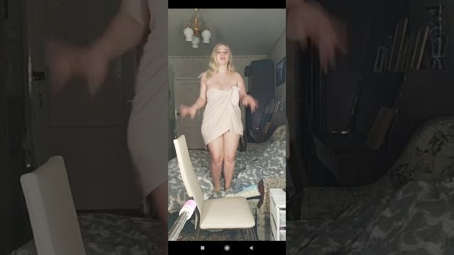 Танец девушки с полотенцем. Dance girl with a towel. Danza ragazza con un as