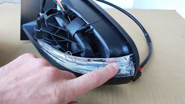 Продам. зеркало ліве Vw Touran 2010-2015 рік на 6 проводів тел 073