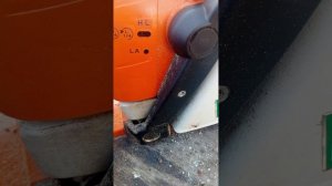 Как снять заглушки винтов регулировки карбюратора бе?