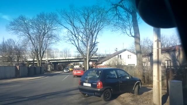 Присел на пенёк