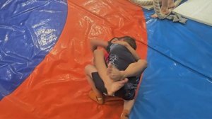 Спарринг по грэпплингу / борьба среди детей 5 - 8 лет.