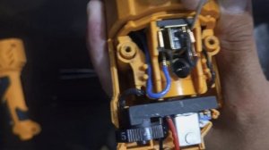 Замена щёток болгарки(УШМ) DEKO