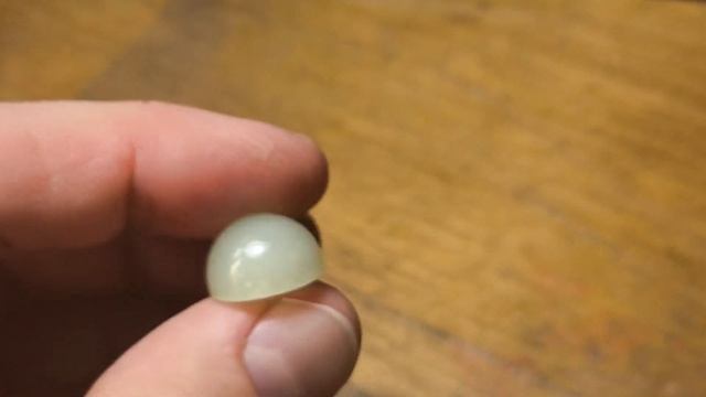 Натуральный белый нефрит 16,42 карата