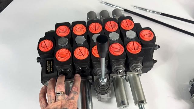 Гидрораспределитель на трактора Кировец китайского п смотреть онлайн