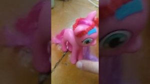 пинки. пай.  убивает.   пони.  1. сезон. 4. серия. +.  убила.  в