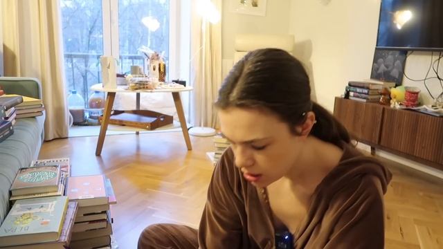 книги уже не помещаются 😱🔥 перестановка на книжных ? смотреть онлайн