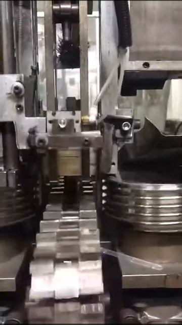 Станок для кассетирования пластикового размешивател? смотреть онлайн