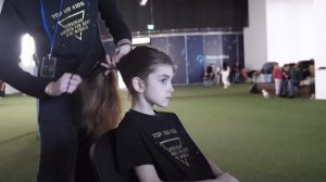 VLOG Алиса ходит по подиуму в Киеве. Поехала без родител?